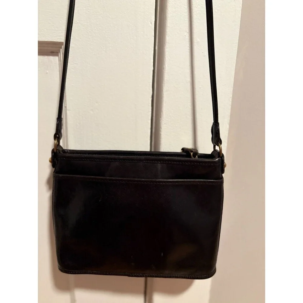 Vintage Brahmin Black Croc Embossed Leather Crossbody Bag 8.5x6x2